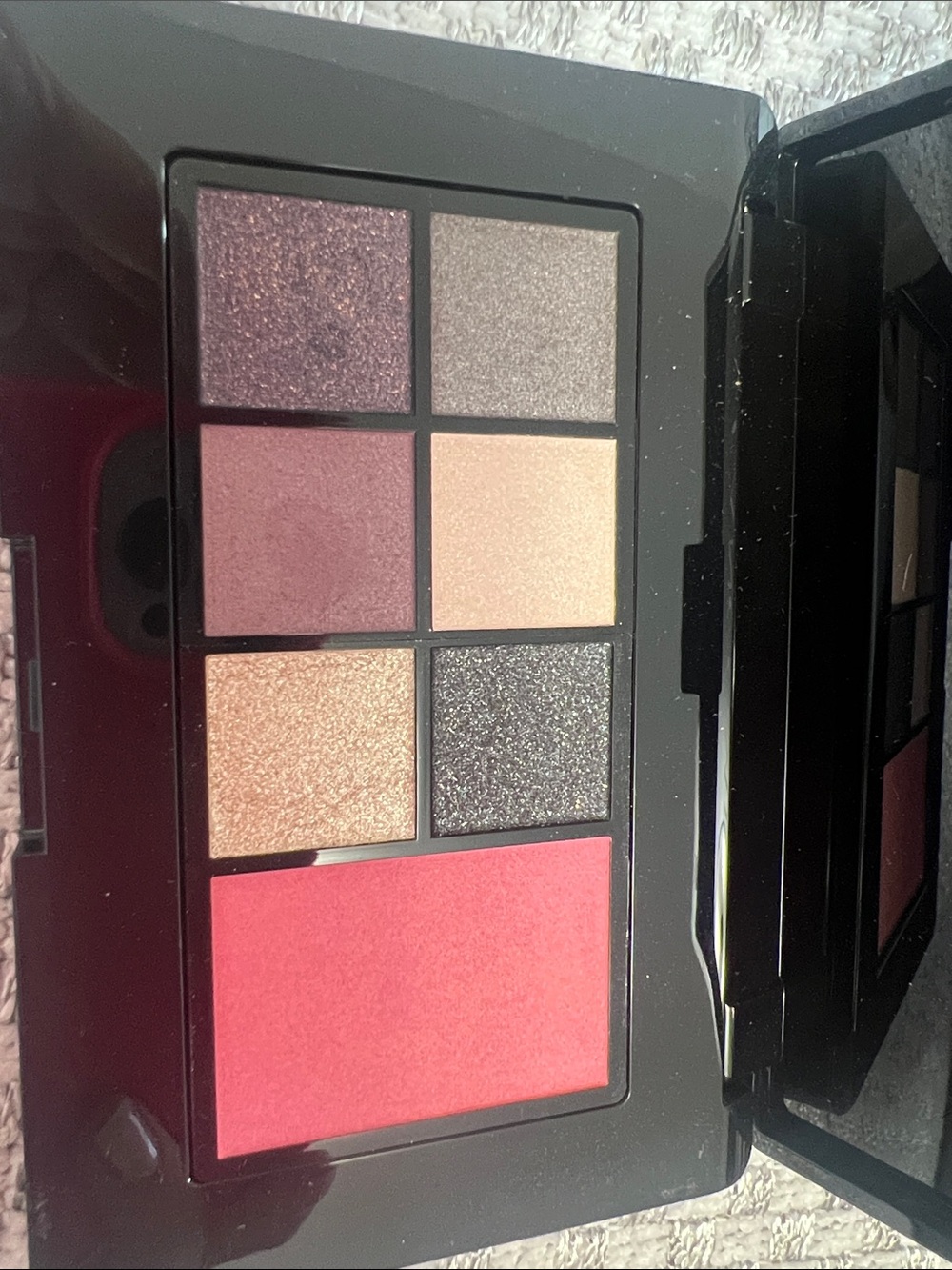 Lancôme Eyeshadow & Blush Palette — Plum, Champagne, Gold, Charcoal & Coral Pink